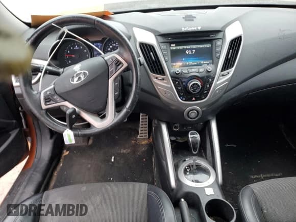 ✅ 2013 Hyundai Veloster w/Black Int • VIN: KMHTC6ADXDU104837 • Lot: 83149144. Wystawiony na Copart z przebiegiem 152 798 mil. Bezpłatny archiwum sprzedaży aukcyjnych z USA i szczegółowy raport historii pojazdu na DreamBid. Zdjęcie 8.