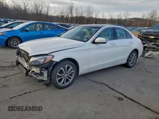 ✅ 2015 Mercedes-Benz C 300 Sport • VIN: 55SWF4KB8FU011562 • Лот: 95896575. Опубликован ранее на Copart с пробегом 85 625 миль. Бесплатный доступ к архиву аукционных продаж из США и подробный отчёт об истории автомобиля на DreamBid. Изображение 1.