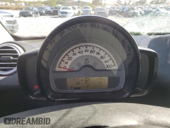 ✅ 2013 Smart fortwo Pure • VIN: WMEEJ3BA4DK656658 • Лот: 82597215. Опубликован ранее на Copart с пробегом 113 545 миль. Бесплатный доступ к архиву аукционных продаж из США и подробный отчёт об истории автомобиля на DreamBid. Изображение 9.