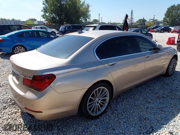 ✅ 2013 BMW 7 Series 750Li xDrive • VIN: WBAYF8C52DD141011 • Lot: 43241297. Listed on IAAI with 183,579 mi. Free auction sales archive from the USA and detailed vehicle history report at DreamBid. Image 4.