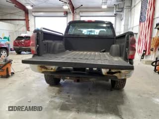 ✅ 2006 Chevrolet Silverado 1500 Work Truck • VIN: 1GCEK19V26E290421 • Лот: 81271744. Опубликован ранее на Copart с пробегом 131 669 миль. Бесплатный доступ к архиву аукционных продаж из США и подробный отчёт об истории автомобиля на DreamBid. Изображение 6.