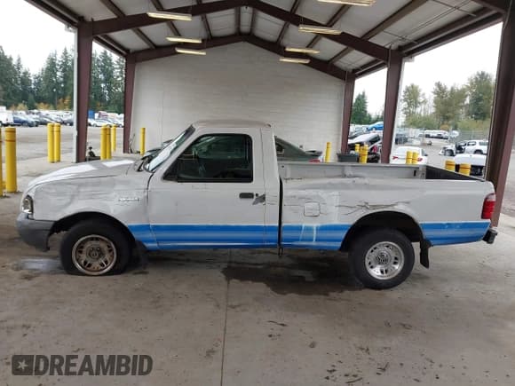 ✅ 2001 Ford Ranger XL • VIN: 1FTYR10UX1PB22987 • Lot: 43565118. Wystawiony na IAAI z przebiegiem 135 859 mil. Bezpłatny archiwum sprzedaży aukcyjnych z USA i szczegółowy raport historii pojazdu na DreamBid. Zdjęcie 15.