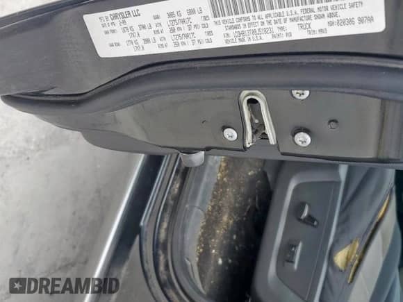 2009 Dodge 1500 TRX с VIN 1D3HB13T09J518231, выставлен на аукционе Copart как лот 65329955 с пробегом 143 857 миль миль и Списание • Salvage title. История ставок и продаж доступна на DreamBid. Изображение 12.