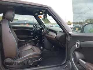 ✅ 2014 MINI Convertible S • VIN: WMWZP3C52ET707048 • Lot: 43436258. Wystawiony na IAAI z przebiegiem 96 644 mil. Bezpłatny archiwum sprzedaży aukcyjnych z USA i szczegółowy raport historii pojazdu na DreamBid. Zdjęcie 5.