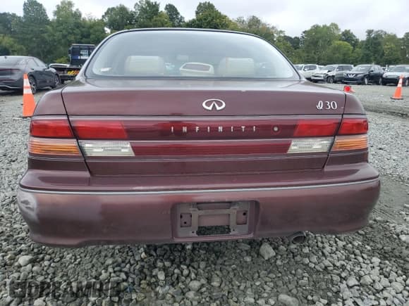 ✅ 1997 Infiniti I30 • VIN: JNKCA21D5VT509089 • Лот: 72208364. Опубликован ранее на Copart с пробегом 190 682 миль. Бесплатный доступ к архиву аукционных продаж из США и подробный отчёт об истории автомобиля на DreamBid. Изображение 6.