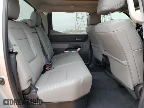 ✅ 2024 Toyota Tundra Limited • VIN: 5TFJA5ABXRX033087 • Lot: 43848875. Listed on Copart with 15,972 mi. Free auction sales archive from the USA and detailed vehicle history report at DreamBid. Image 10.
