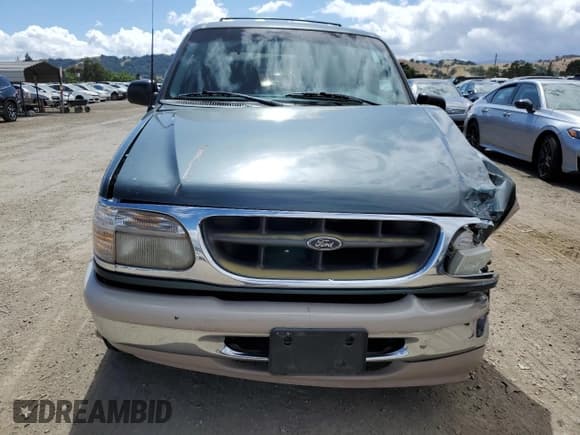 ✅ 1995 Ford Explorer Eddie Bauer • VIN: 1FMDU34X6SZB69769 • Lot: 56915345. Listed on Copart with 119,402 mi. Free auction sales archive from the USA and detailed vehicle history report at DreamBid. Image 5.