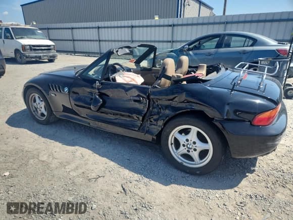 ✅ 1997 BMW 3 Series Z3 1.9 • VIN: 4USCH7324VLB78895 • Лот: 81133255. Опубликован ранее на Copart с пробегом 102 201 миль. Бесплатный доступ к архиву аукционных продаж из США и подробный отчёт об истории автомобиля на DreamBid. Изображение 2.
