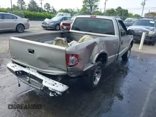 ✅ 2003 Chevrolet S-10 LS • VIN: 1GCCS14H838142180 • Лот: 41998682. Опубликован ранее на IAAI с пробегом 274 452 миль. Бесплатный доступ к архиву аукционных продаж из США и подробный отчёт об истории автомобиля на DreamBid. Изображение 4.