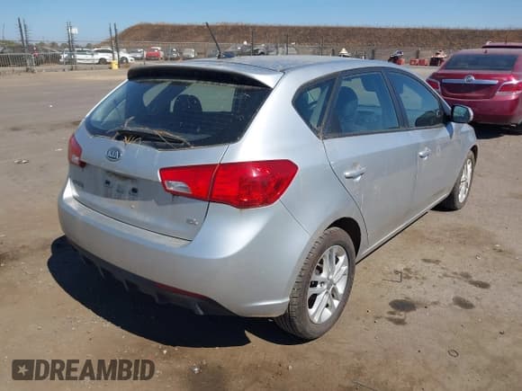 ✅ 2011 Kia Forte EX • VIN: KNAFU5A21B5437827 • Lot: 43242240. Wystawiony na IAAI z przebiegiem 184 713 mil. Bezpłatny archiwum sprzedaży aukcyjnych z USA i szczegółowy raport historii pojazdu na DreamBid. Zdjęcie 4.