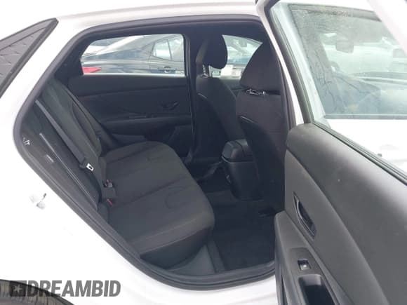 ✅ 2025 Hyundai Elantra SEL Sport • VIN: KMHLM4DG9SU868568 • Лот: 43205920. Опубликован ранее на IAAI с пробегом 4 028 миль. Бесплатный доступ к архиву аукционных продаж из США и подробный отчёт об истории автомобиля на DreamBid. Изображение 8.