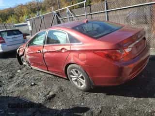 2013 Hyundai Sonata GLS z VIN 5NPEB4AC0DH519834, wystawiony jako Copart lot #90858925 z przebiegiem Nie podano mil oraz Szkoda całkowita • Salvage title. Historia ofert i sprzedaży dostępna na DreamBid. Obrazek 2.