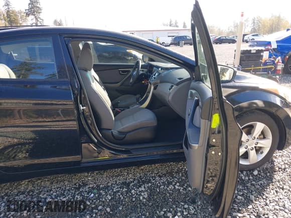 ✅ 2013 Hyundai Elantra GLS • VIN: 5NPDH4AE2DH301387 • Lot: 43471149. Listed on IAAI with 137,319 mi. Free auction sales archive from the USA and detailed vehicle history report at DreamBid. Image 5.