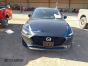 ✅ 2025 Mazda 3 S Select Sport • VIN: JM1BPAKM2S1753133 • Лот: 43002306. Опубликован ранее на IAAI с пробегом 26 999 миль. Бесплатный доступ к архиву аукционных продаж из США и подробный отчёт об истории автомобиля на DreamBid. Изображение 6.