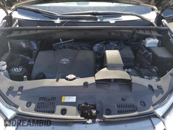 ✅ 2019 Toyota Highlander SE • VIN: 5TDKZRFH2KS574745 • Lot: 80111035. Wystawiony na Copart z przebiegiem 93 587 mil. Bezpłatny archiwum sprzedaży aukcyjnych z USA i szczegółowy raport historii pojazdu na DreamBid. Zdjęcie 12.