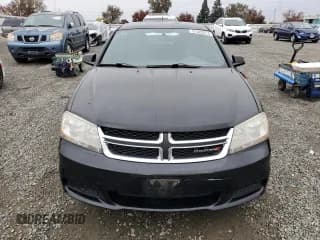 ✅ 2014 Dodge Avenger SE • VIN: 1C3CDZAB2EN166279 • Lot: 81083214. Wystawiony na Copart z przebiegiem 70 694 mil. Bezpłatny archiwum sprzedaży aukcyjnych z USA i szczegółowy raport historii pojazdu na DreamBid. Zdjęcie 5.
