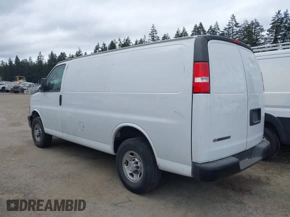 ✅ 2023 Chevrolet Express Cargo • VIN: 1GCWGAFP4P1176442 • Лот: 42109509. Опубликован ранее на IAAI с пробегом 42 680 миль. Бесплатный доступ к архиву аукционных продаж из США и подробный отчёт об истории автомобиля на DreamBid. Изображение 3.