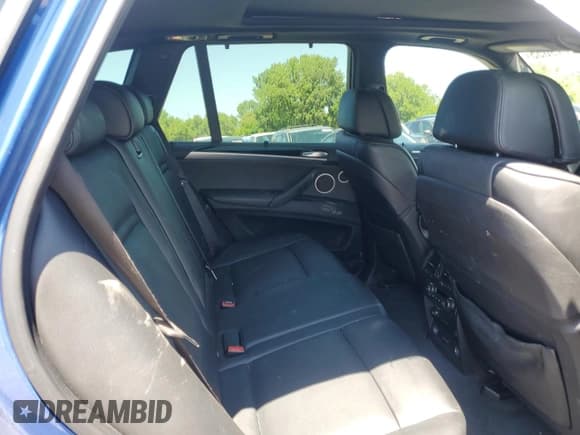 ✅ 2012 BMW X5 M • VIN: 5YMGY0C59CLK27440 • Lot: 62719655. Wystawiony na Copart z przebiegiem 147 800 mil. Bezpłatny archiwum sprzedaży aukcyjnych z USA i szczegółowy raport historii pojazdu na DreamBid. Zdjęcie 11.