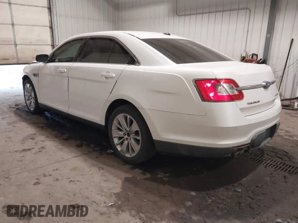 ✅ 2010 Ford Taurus Limited • VIN: 1FAHP2FW5AG152408 • Lot: 43169342. Listed on IAAI with 202,996 mi. Free auction sales archive from the USA and detailed vehicle history report at DreamBid. Image 3.
