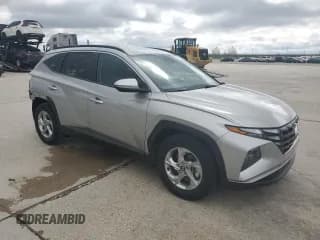✅ 2022 Hyundai Tucson SEL • VIN: 5NMJB3AE5NH048532 • Lot: 70656404. Wystawiony na Copart z przebiegiem 9 384 mil. Bezpłatny archiwum sprzedaży aukcyjnych z USA i szczegółowy raport historii pojazdu na DreamBid. Zdjęcie 4.