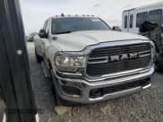 ✅ 2020 Ram 3500 Big Horn • VIN: 3C63RRHL5LG120163 • Лот: 93892065. Опубликован ранее на Copart с пробегом Не указан. Бесплатный доступ к архиву аукционных продаж из США и подробный отчёт об истории автомобиля на DreamBid. Изображение 4.