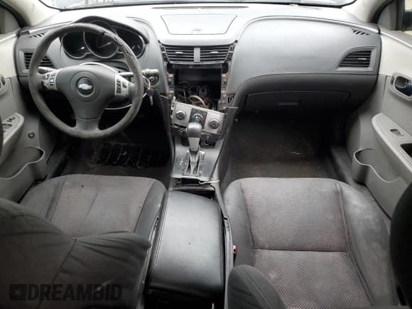 ✅ 2012 Chevrolet Malibu 1LT • VIN: 1G1ZC5E02CF242013 • Lot: 90316435. Wystawiony na Copart z przebiegiem Nie podano. Bezpłatny archiwum sprzedaży aukcyjnych z USA i szczegółowy raport historii pojazdu na DreamBid. Zdjęcie 8.