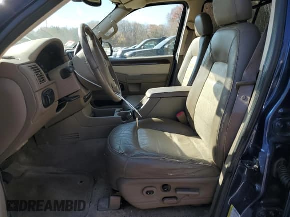 ✅ 2005 Ford Explorer Eddie Bauer • VIN: 1FMZU74EX5UA84429 • Lot: 79400234. Wystawiony na Copart z przebiegiem 86 629 mil. Bezpłatny archiwum sprzedaży aukcyjnych z USA i szczegółowy raport historii pojazdu na DreamBid. Zdjęcie 7.