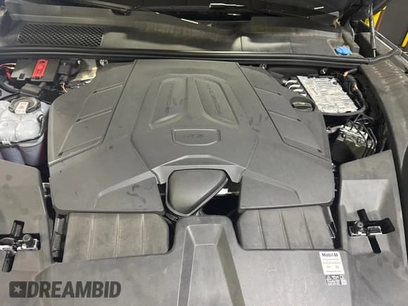 ✅ 2024 Porsche Cayenne • VIN: WP1AA2AY7RDA10904 • Lot: 82136775. Wystawiony na Copart z przebiegiem 7 131 mil. Bezpłatny archiwum sprzedaży aukcyjnych z USA i szczegółowy raport historii pojazdu na DreamBid. Zdjęcie 7.