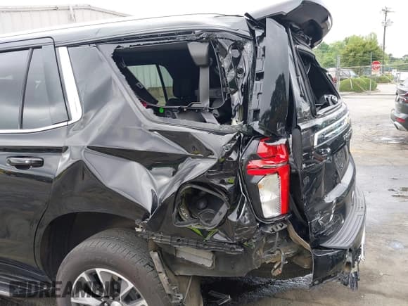 ✅ 2023 Chevrolet Tahoe LT • VIN: 1GNSKNKD8PR105849 • Lot: 42308786. Listed on IAAI with 51,748 mi. Free auction sales archive from the USA and detailed vehicle history report at DreamBid. Image 17.