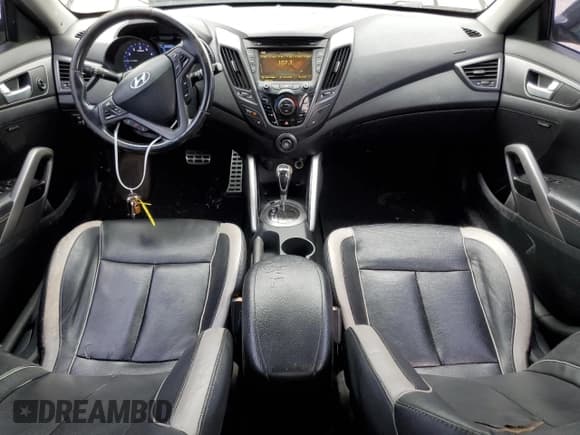 ✅ 2014 Hyundai Veloster Turbo • VIN: KMHTC6AE6EU208168 • Lot: 55840295. Wystawiony na Copart z przebiegiem 135 089 mil. Bezpłatny archiwum sprzedaży aukcyjnych z USA i szczegółowy raport historii pojazdu na DreamBid. Zdjęcie 8.