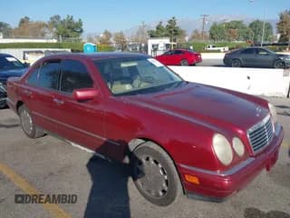 ✅ 1999 Mercedes-Benz E 320 • VIN: WDBJF65H8XA802416 • Лот: 43608738. Опубликован ранее на IAAI с пробегом 177 428 миль. Бесплатный доступ к архиву аукционных продаж из США и подробный отчёт об истории автомобиля на DreamBid. Изображение 1.