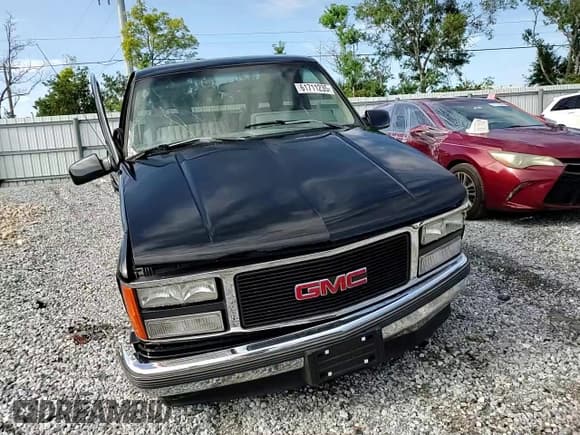 ✅ 1992 GMC Sierra 2500 • VIN: 1GTFC24K7NE555787 • Lot: 61711235. Wystawiony na Copart z przebiegiem 143 590 mil. Bezpłatny archiwum sprzedaży aukcyjnych z USA i szczegółowy raport historii pojazdu na DreamBid. Zdjęcie 14.