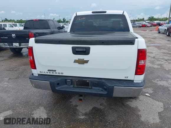 ✅ 2007 Chevrolet Silverado 1500 1LT • VIN: 2GCEC13J971531770 • Lot: 42486035. Wystawiony na IAAI z przebiegiem 401 722 mil. Bezpłatny archiwum sprzedaży aukcyjnych z USA i szczegółowy raport historii pojazdu na DreamBid. Zdjęcie 16.