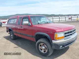 1996 Dodge Dakota with VIN 1B7GG23Y8TS617257, listed as a IAAI auction lot 42475399 with 268,780 mi miles and . Bid and sale history available at DreamBid. Image 1.