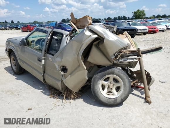 ✅ 1998 Chevrolet S-10 LS • VIN: 1GCCS194XW8192248 • Лот: 56630272. Опубликован ранее на Copart с пробегом Не указан. Бесплатный доступ к архиву аукционных продаж из США и подробный отчёт об истории автомобиля на DreamBid. Изображение 3.