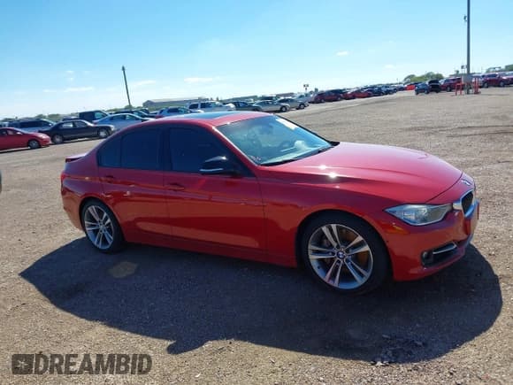 ✅ 2012 BMW 3 Series 335i • VIN: WBA3A9C51CFX59857 • Lot: 43603364. Wystawiony na IAAI z przebiegiem 92 643 mil. Bezpłatny archiwum sprzedaży aukcyjnych z USA i szczegółowy raport historii pojazdu na DreamBid. Zdjęcie 13.