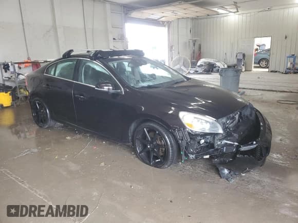 ✅ 2011 Volvo S60 • VIN: YV1902FH1B2003586 • Lot: 81671865. Wystawiony na Copart z przebiegiem 239 758 mil. Bezpłatny archiwum sprzedaży aukcyjnych z USA i szczegółowy raport historii pojazdu na DreamBid. Zdjęcie 4.