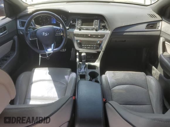 ✅ 2015 Hyundai Sonata Sport • VIN: 5NPE34AB4FH041375 • Lot: 60552885. Wystawiony na Copart z przebiegiem 174 794 mil. Bezpłatny archiwum sprzedaży aukcyjnych z USA i szczegółowy raport historii pojazdu na DreamBid. Zdjęcie 8.