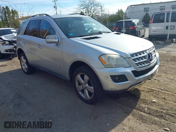 ✅ 2010 Mercedes-Benz M 350 • VIN: 4JGBB8GB5AA556966 • Lot: 43647038. Wystawiony na IAAI z przebiegiem 173 417 mil. Bezpłatny archiwum sprzedaży aukcyjnych z USA i szczegółowy raport historii pojazdu na DreamBid. Zdjęcie 1.