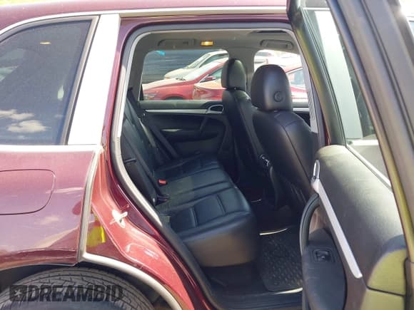 ✅ 2006 Porsche Cayenne • VIN: WP1AA29P76LA25125 • Лот: 42090858. Опубликован ранее на IAAI с пробегом 201 051 миль. Бесплатный доступ к архиву аукционных продаж из США и подробный отчёт об истории автомобиля на DreamBid. Изображение 8.