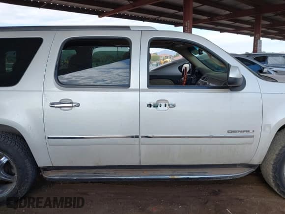 ✅ 2011 GMC Yukon XL Denali • VIN: 1GKS1MEF3BR259370 • Лот: 42661414. Опубликован ранее на IAAI с пробегом 199 221 миль. Бесплатный доступ к архиву аукционных продаж из США и подробный отчёт об истории автомобиля на DreamBid. Изображение 13.