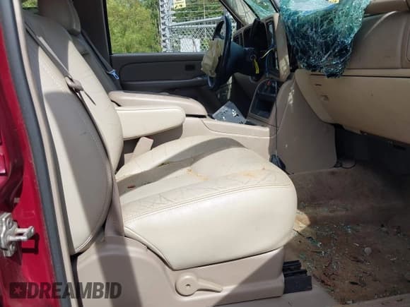 ✅ 2004 Chevrolet Tahoe LT • VIN: 1GNEC13Z14R266763 • Lot: 42707287. Listed on IAAI with 247,774 mi. Free auction sales archive from the USA and detailed vehicle history report at DreamBid. Image 5.