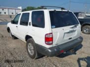 ✅ 2000 Nissan Pathfinder XE • VIN: JN8AR07Y4YW417611 • Lot: 42372304. Wystawiony na IAAI z przebiegiem 133 936 mil. Bezpłatny archiwum sprzedaży aukcyjnych z USA i szczegółowy raport historii pojazdu na DreamBid. Zdjęcie 3.