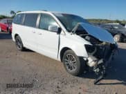 ✅ 2017 Dodge Grand Caravan SXT • VIN: 2C4RDGCG2HR842661 • Lot: 42919078. Wystawiony na IAAI z przebiegiem 129 564 mil. Bezpłatny archiwum sprzedaży aukcyjnych z USA i szczegółowy raport historii pojazdu na DreamBid. Zdjęcie 1.