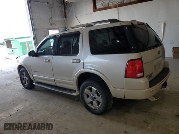 ✅ 2005 Ford Explorer Limited • VIN: 1FMDU75W75ZA72422 • Lot: 62358465. Wystawiony na Copart z przebiegiem 200 098 mil. Bezpłatny archiwum sprzedaży aukcyjnych z USA i szczegółowy raport historii pojazdu na DreamBid. Zdjęcie 2.