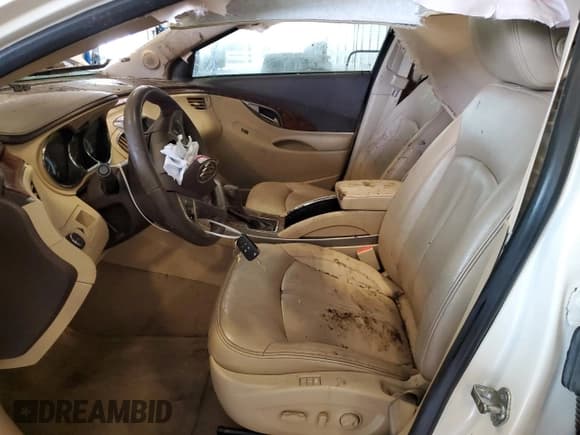 ✅ 2013 Buick LaCrosse Leather • VIN: 1G4GC5E31DF201054 • Lot: 61153685. Wystawiony na Copart z przebiegiem 141 478 mil. Bezpłatny archiwum sprzedaży aukcyjnych z USA i szczegółowy raport historii pojazdu na DreamBid. Zdjęcie 7.