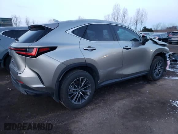 ✅ 2022 Lexus NX 350h Premium • VIN: 2T2GKCEZ3NC001671 • Lot: 72226562. Wystawiony na Copart z przebiegiem 10 602 mil. Bezpłatny archiwum sprzedaży aukcyjnych z USA i szczegółowy raport historii pojazdu na DreamBid. Zdjęcie 3.
