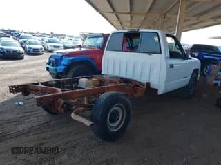 ✅ 1997 Chevrolet Silverado 2500 • VIN: 1GCGC24R6VZ121855 • Lot: 42431500. Wystawiony na IAAI z przebiegiem 179 761 mil. Bezpłatny archiwum sprzedaży aukcyjnych z USA i szczegółowy raport historii pojazdu na DreamBid. Zdjęcie 4.