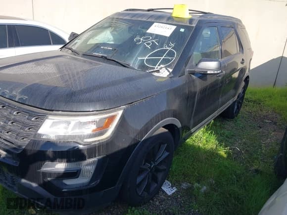 ✅ 2017 Ford Explorer XLT • VIN: 1FM5K7DHXHGD99667 • Lot: 43282143. Listed on IAAI with 75,801 mi. Free auction sales archive from the USA and detailed vehicle history report at DreamBid. Image 2.