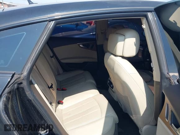 ✅ 2016 Audi A7 Prestige • VIN: WAU2GAFC8GN034807 • Lot: 42591116. Wystawiony na IAAI z przebiegiem 81 694 mil. Bezpłatny archiwum sprzedaży aukcyjnych z USA i szczegółowy raport historii pojazdu na DreamBid. Zdjęcie 8.